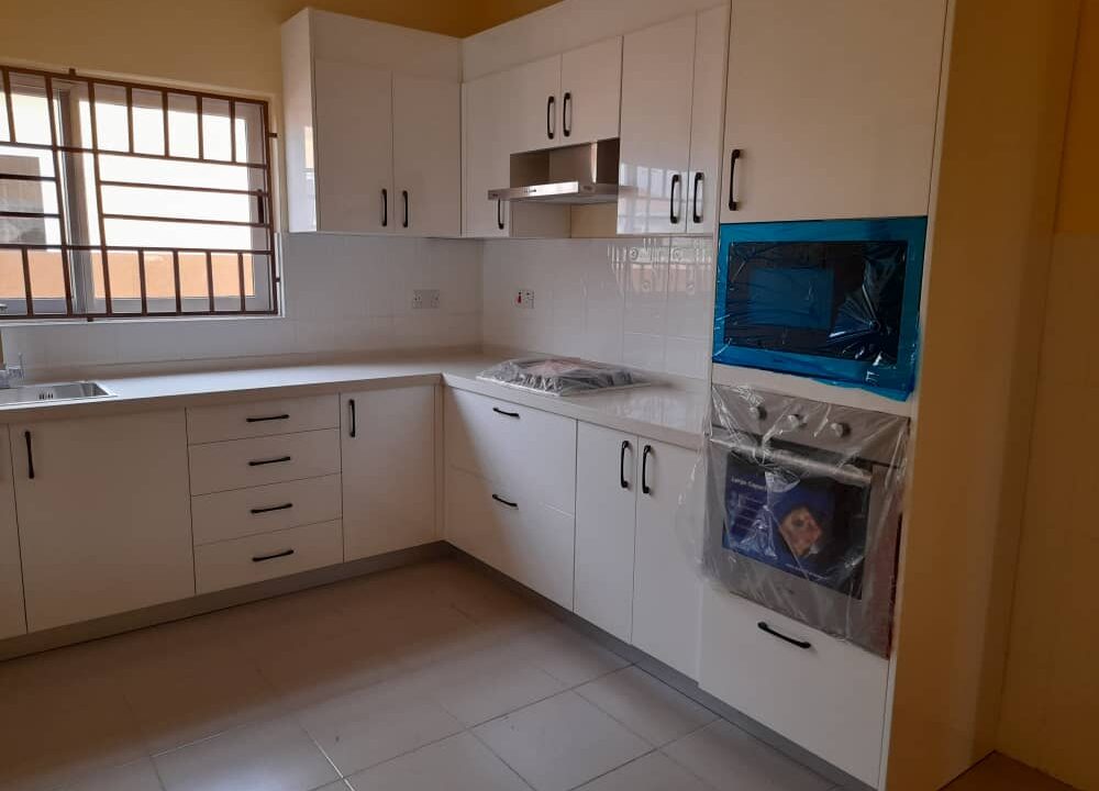 Fitted Kitchen 2